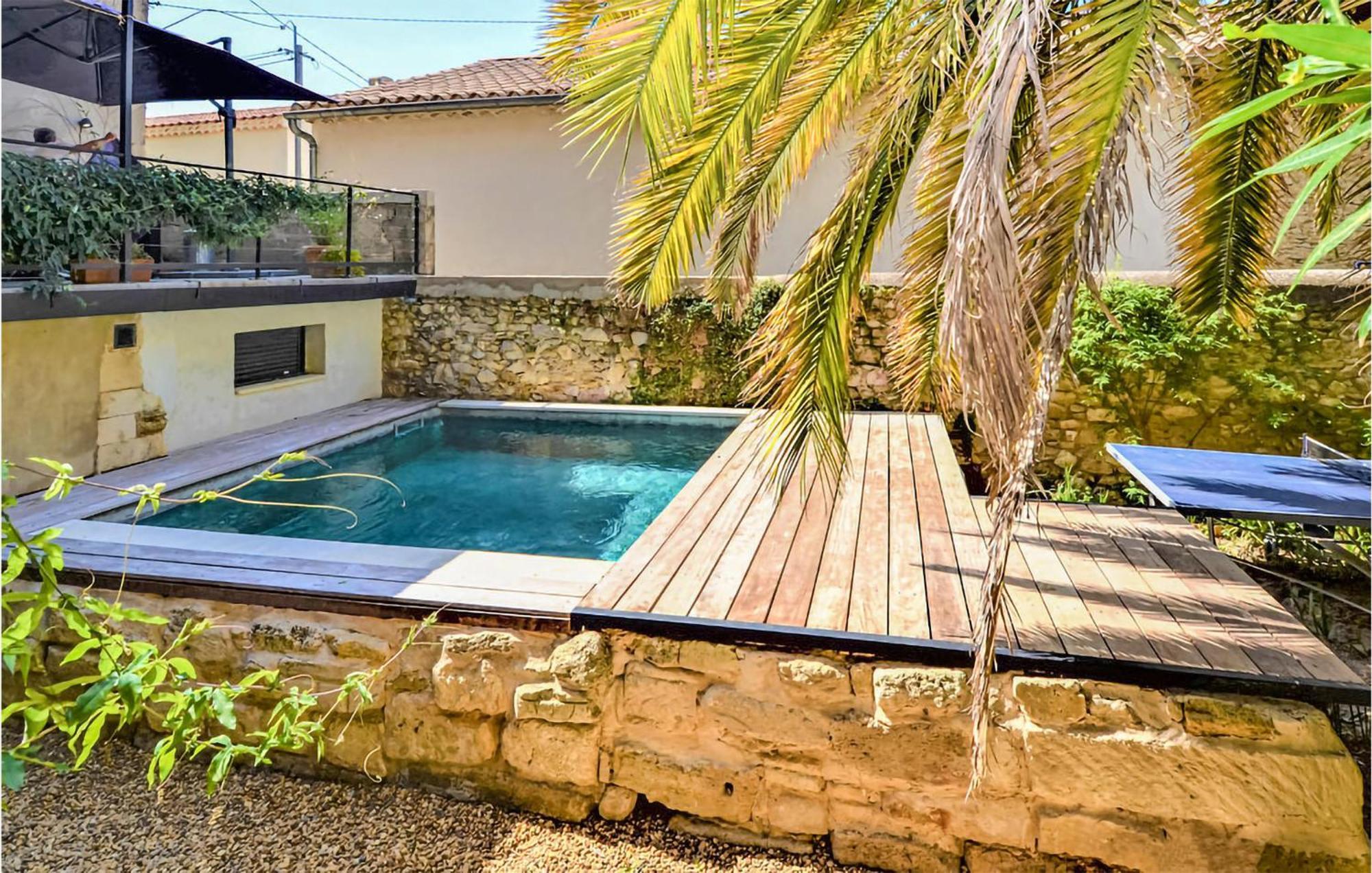 Awesome Apartment In Pujaut With Swimming Pool Buitenkant foto